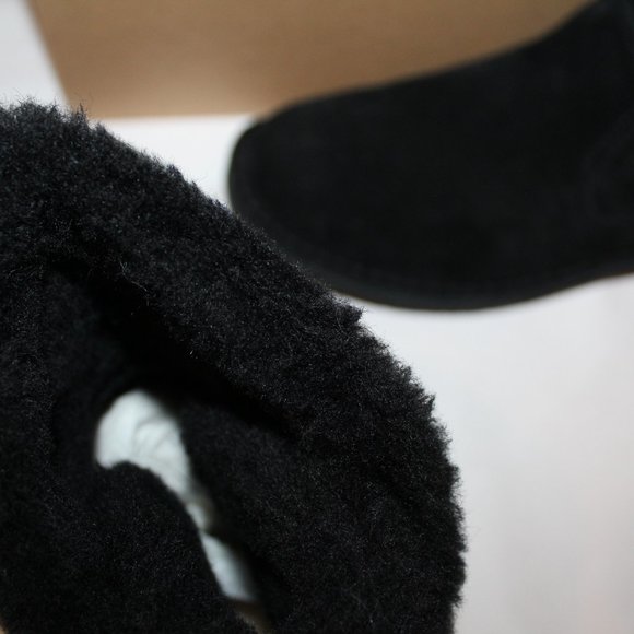 NIB UGG NAIYAH SUEDE SHEEPSKIN TIE WINTER ANKLE BOOTIE BOOTS BLACK - Picture 7 of 10